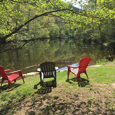 Chambre Sur Une Ile Saint-Bonnet-de-Rochefort Exteriér fotografie