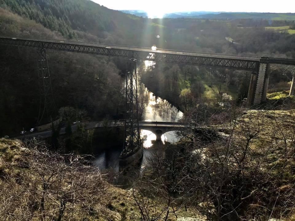 Chambre Sur Une Ile Saint-Bonnet-de-Rochefort Exteriér fotografie